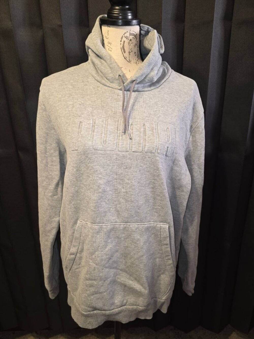 Puma Gray Pullover Hoodie With Kangaroo Pocket And Drawstring Collar - Size L